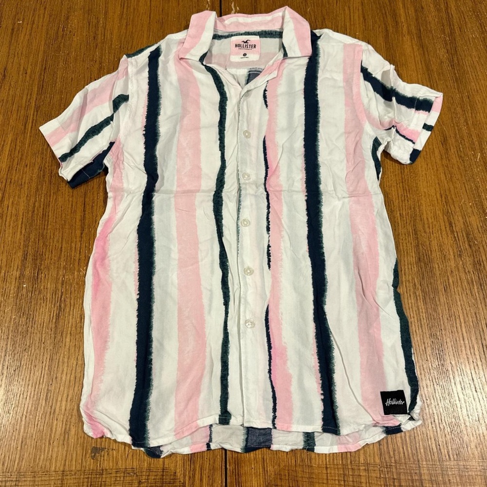 HOLLISTER Men’s Buttoned Down Shirt